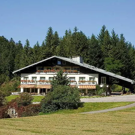 Les Buttes Hotel